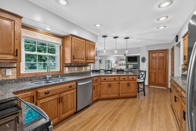 W170N5141 Fair Oak PARKWAY, Menomonee Falls, WI 53051
