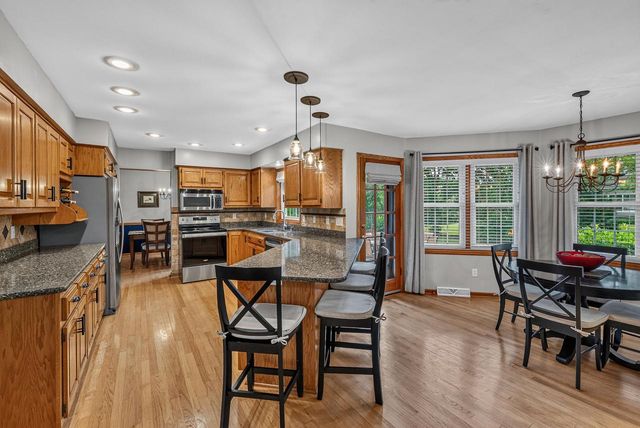 W170N5141 Fair Oak PARKWAY, Menomonee Falls, WI 53051