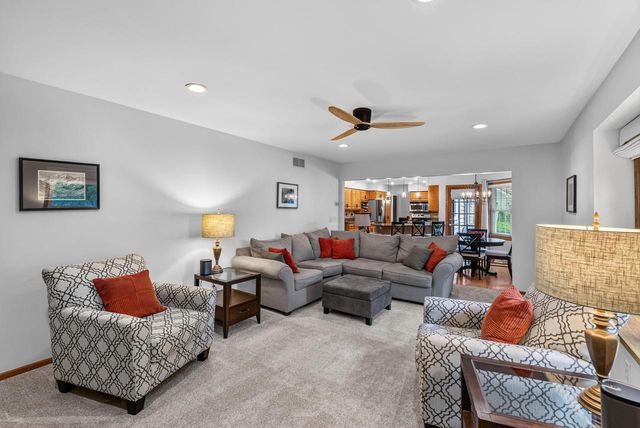 W170N5141 Fair Oak PARKWAY, Menomonee Falls, WI 53051