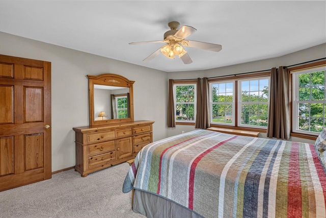 W170N5141 Fair Oak PARKWAY, Menomonee Falls, WI 53051