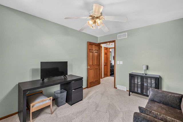 W170N5141 Fair Oak PARKWAY, Menomonee Falls, WI 53051