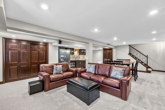 W170N5141 Fair Oak PARKWAY, Menomonee Falls, WI 53051