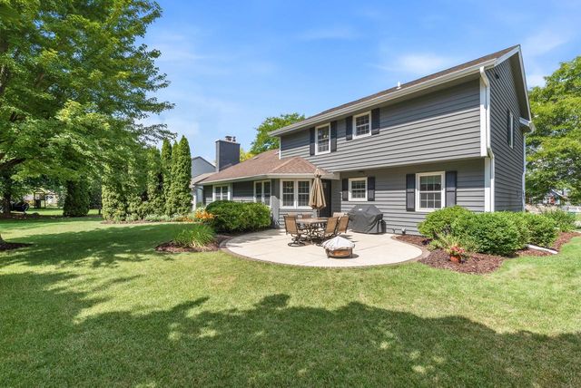 W170N5141 Fair Oak PARKWAY, Menomonee Falls, WI 53051