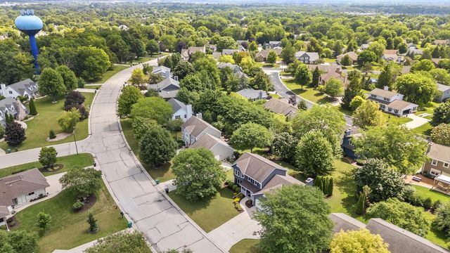 W170N5141 Fair Oak PARKWAY, Menomonee Falls, WI 53051