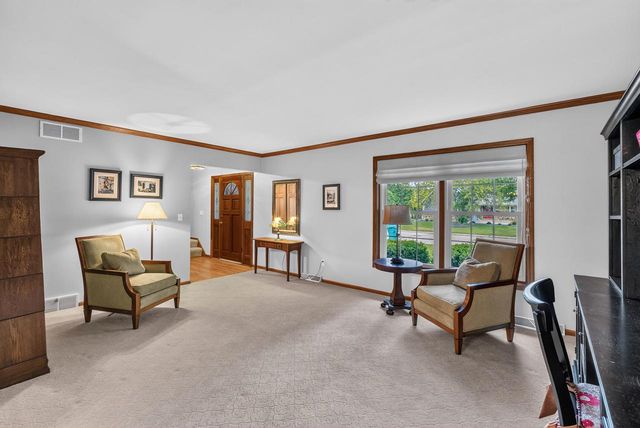 W170N5141 Fair Oak PARKWAY, Menomonee Falls, WI 53051