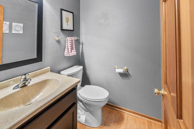 W170N5141 Fair Oak PARKWAY, Menomonee Falls, WI 53051