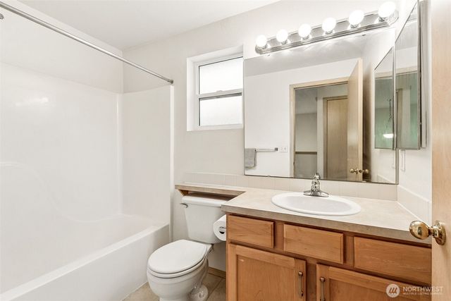 10435 3rd Avenue SW, Seattle, WA 98146