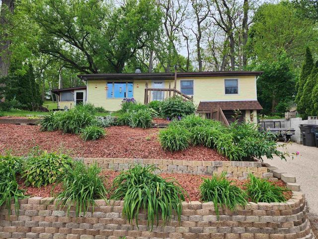 400 Woodcrest Lane, Milton, WI 53563