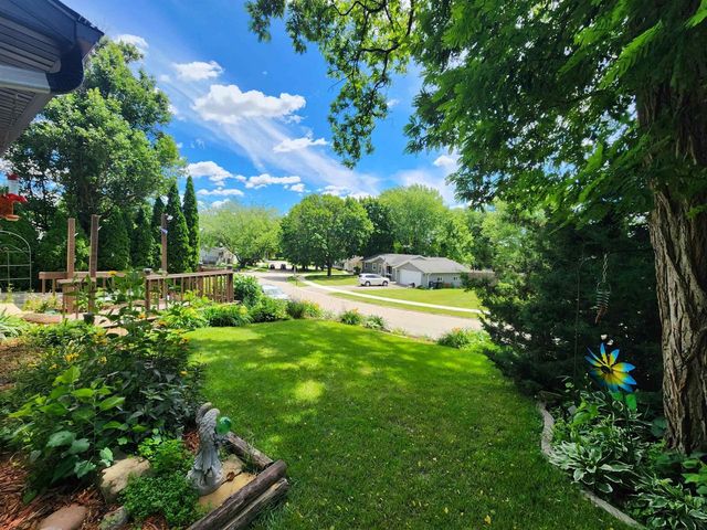 400 Woodcrest Lane, Milton, WI 53563