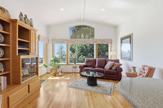 7714 E Woodland Ridge Ln, Spokane, WA 99212