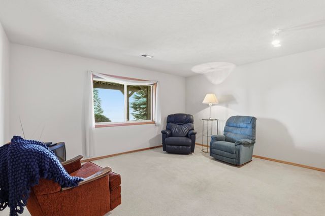 7714 E Woodland Ridge Ln, Spokane, WA 99212