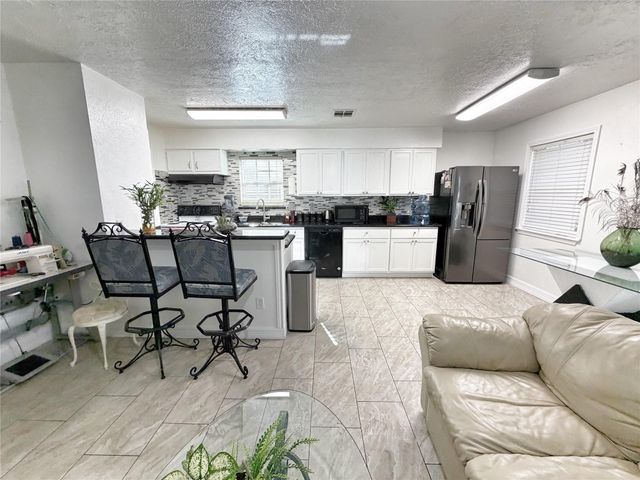 11707 N Evelyn Cir, Houston, TX 77071