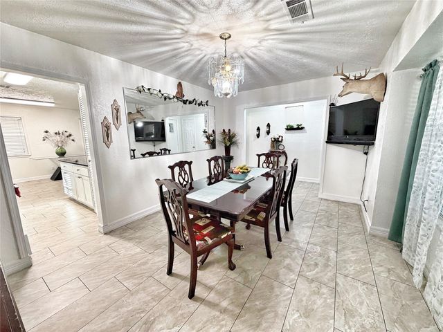 11707 N Evelyn Cir, Houston, TX 77071