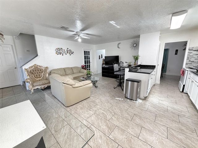 11707 N Evelyn Cir, Houston, TX 77071