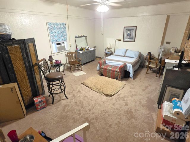 2925 4th Street Drive NE, Hickory, NC 28601