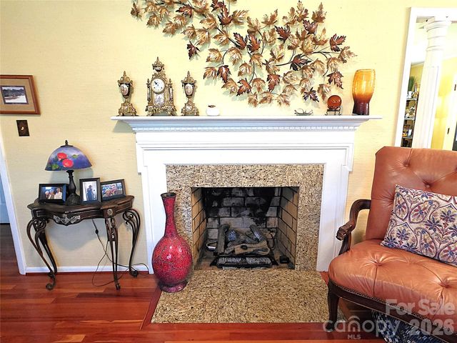 2925 4th Street Drive NE, Hickory, NC 28601