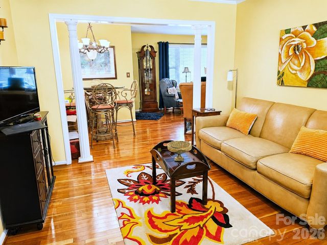 2925 4th Street Drive NE, Hickory, NC 28601