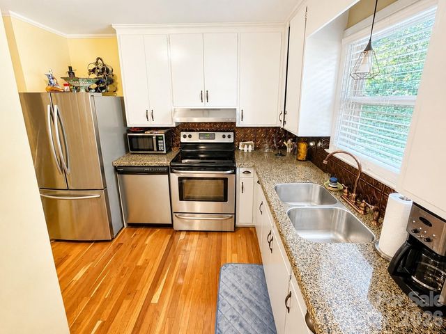 2925 4th Street Drive NE, Hickory, NC 28601