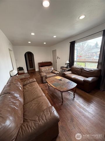 321 E Oak Street, Walla Walla, WA 99362