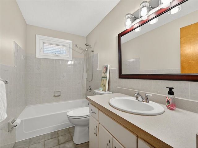 100 Edgebrook Lane, Irondequoit, NY 14617