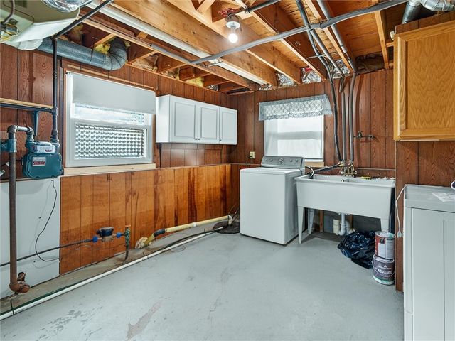 100 Edgebrook Lane, Irondequoit, NY 14617