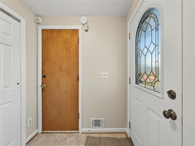 100 Edgebrook Lane, Irondequoit, NY 14617