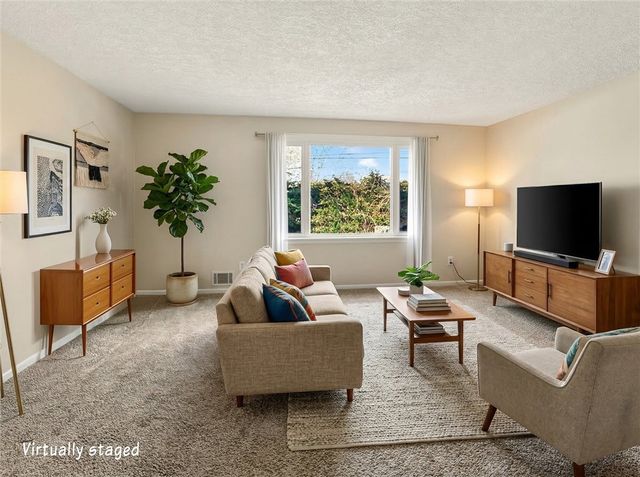 100 Edgebrook Lane, Irondequoit, NY 14617