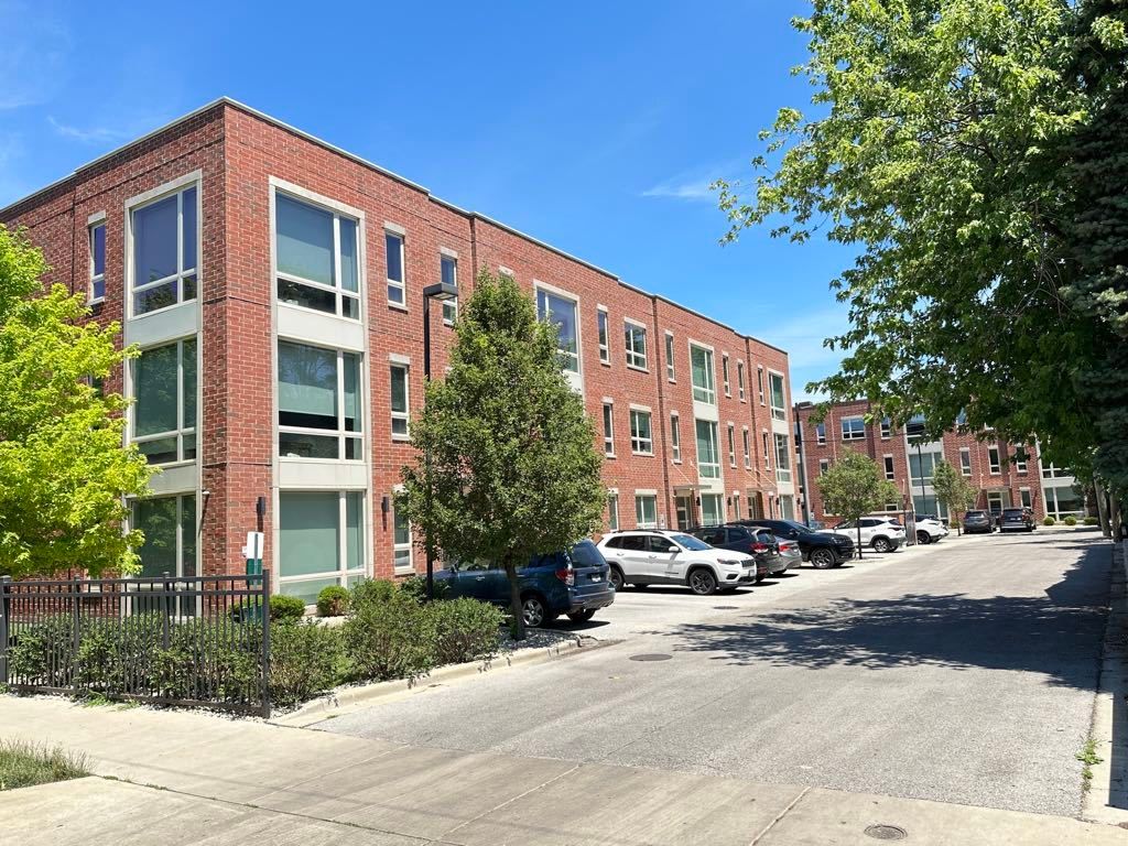 4111 N NARRAGANSETT Avenue 202, Chicago, IL 60634