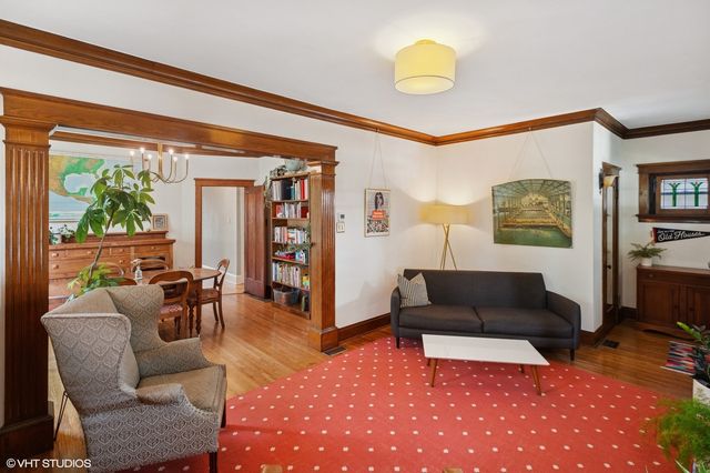 4901 W George Street, Chicago, IL 60641