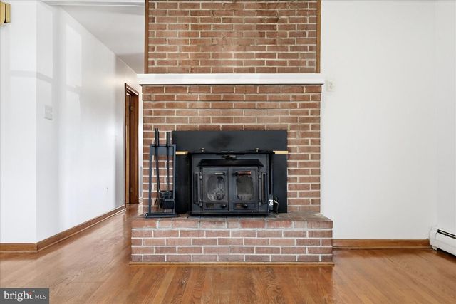 101 LOCUST AVE, Winchester, VA 22601