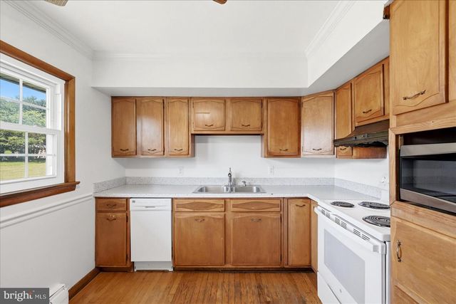 101 LOCUST AVE, Winchester, VA 22601