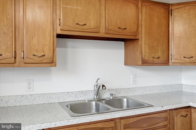 101 LOCUST AVE, Winchester, VA 22601