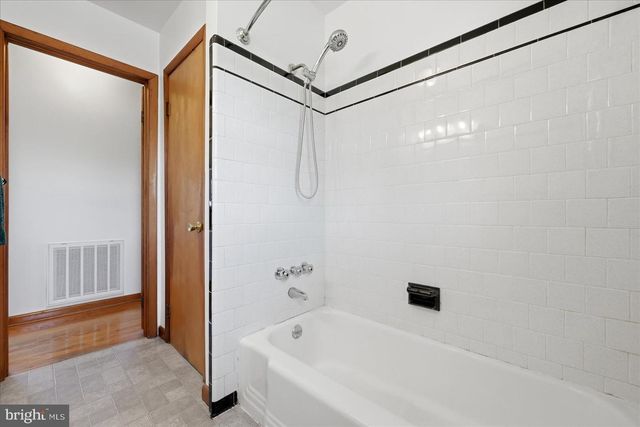 101 LOCUST AVE, Winchester, VA 22601