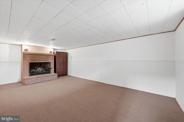 101 LOCUST AVE, Winchester, VA 22601