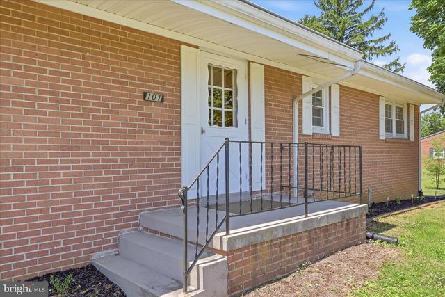 101 LOCUST AVE, Winchester, VA 22601