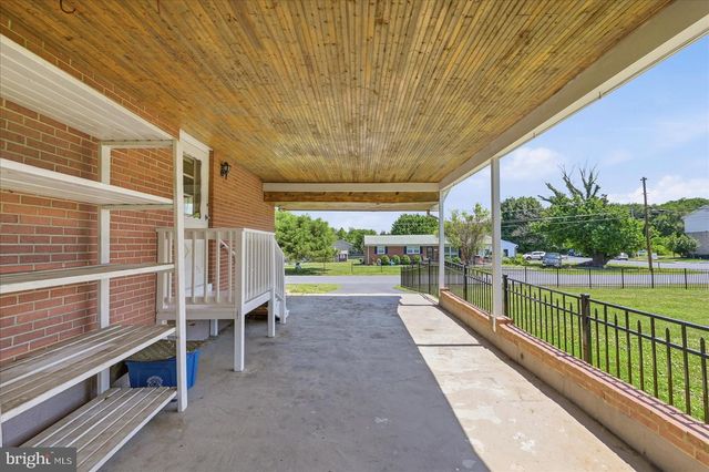 101 LOCUST AVE, Winchester, VA 22601