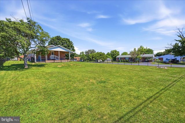 101 LOCUST AVE, Winchester, VA 22601