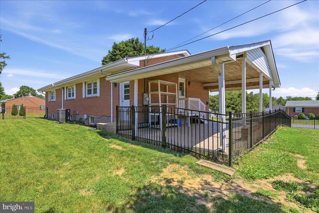 101 LOCUST AVE, Winchester, VA 22601