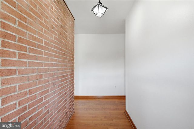 101 LOCUST AVE, Winchester, VA 22601