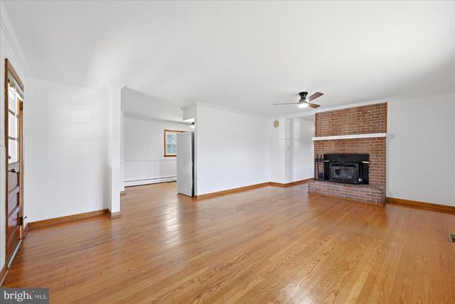 101 LOCUST AVE, Winchester, VA 22601