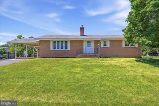 101 LOCUST AVE, Winchester, VA 22601