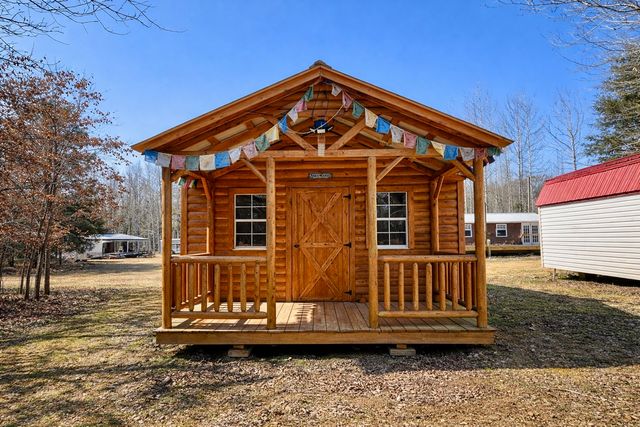 664 Russ Valley Rd, Lobelville, TN 37097