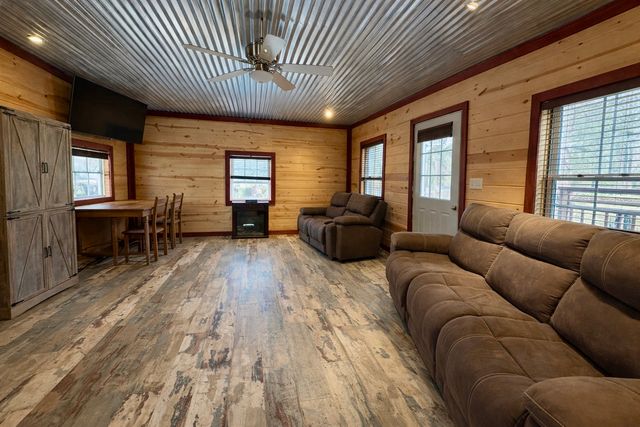 664 Russ Valley Rd, Lobelville, TN 37097