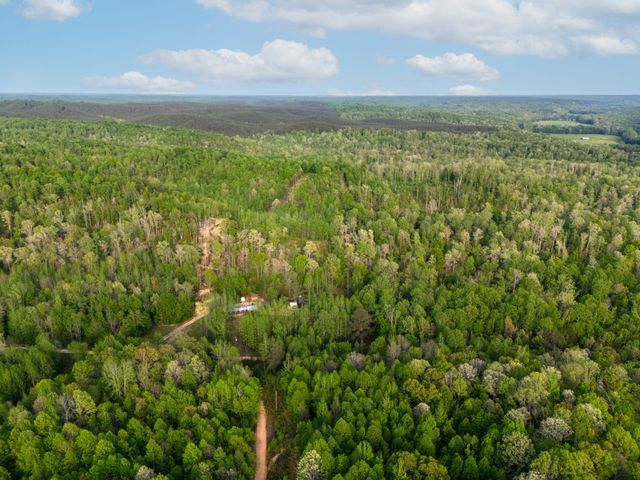 664 Russ Valley Rd, Lobelville, TN 37097