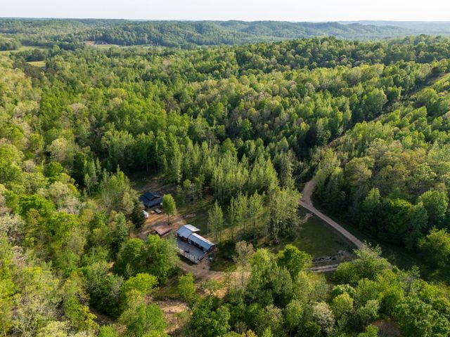664 Russ Valley Rd, Lobelville, TN 37097