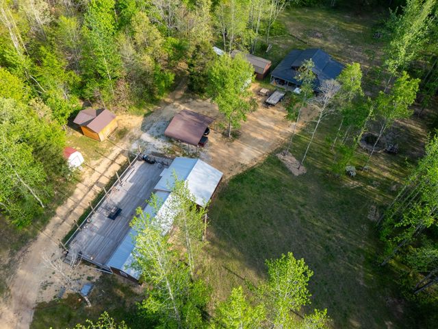 664 Russ Valley Rd, Lobelville, TN 37097