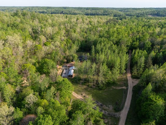664 Russ Valley Rd, Lobelville, TN 37097