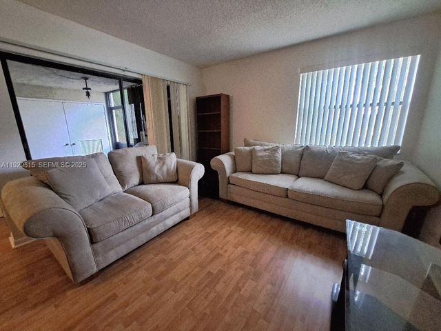 11532 NW 10th St 11532, Pembroke Pines, FL 33026