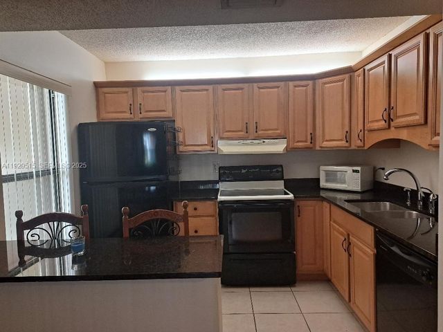 11532 NW 10th St 11532, Pembroke Pines, FL 33026