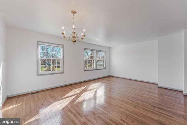 14811 PALMERSTON SQ, Centreville, VA 20120